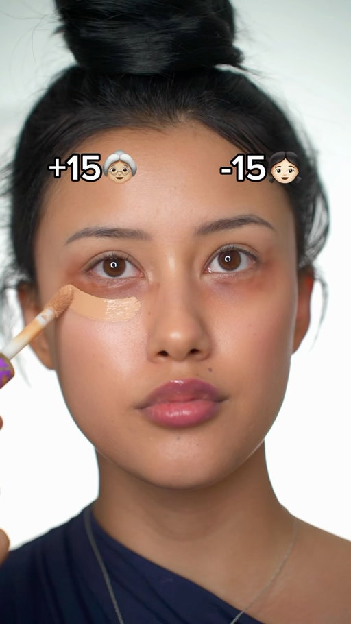 Concealer hack to look younger 👵🏻➡️👧🏻

#makeuphack #makeuptutorial #beautytips #makeupideas concealerhack makeuptips beautyhacks fyp