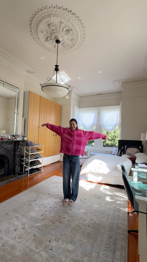 This took 3 days 😭 my excuses are I’m type B, too busy, clothes addiction, travel too much, new wardrobes etc etc etc. but gonna try keep it clean foreverrr now hehe <3

#makeover #roomreset