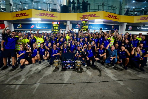 WHAT A TEAM! 🏆 Together, trackside and in Milton Keynes, we’ve achieved something incredible and historic 💪

📸 @Sonyamaleter || @GettyImages