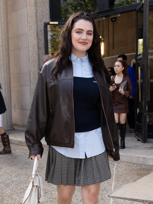 She’s a fashion girl!! Princess @ellabright glows at @miumiu’s Spring/Summer 2027 show in Paris today. 

Photos: Getty Images