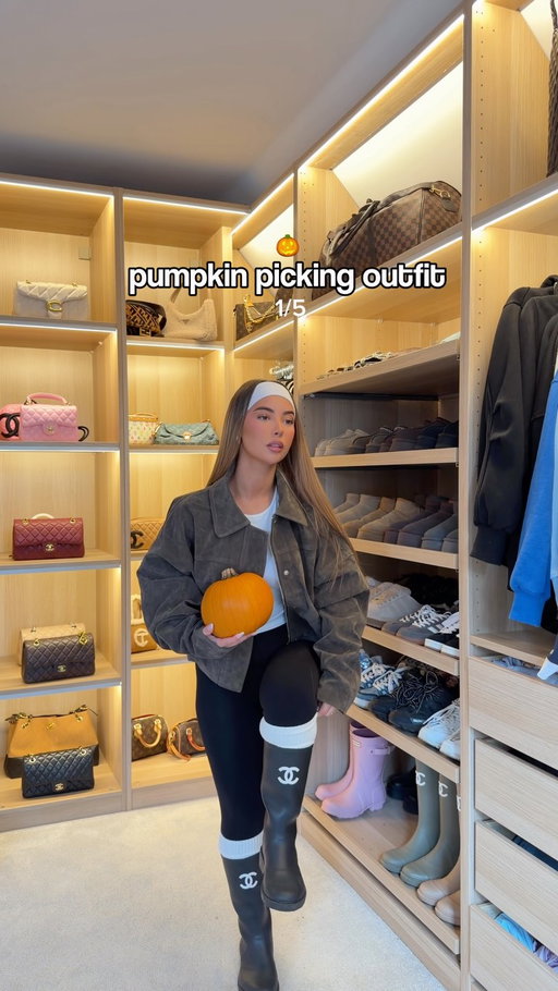 day 1/5 of pumpkin picking outfits 🎃 #pumpkinpatch #ootd #oumpkinpicking #autumn #inspo