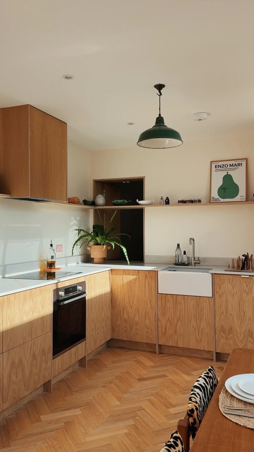 we started renovating our kitchen just over a year ago, when i was in the third trimester, and juggling 3 jobs and a masters. sometimes life happens all at once, but im so happy we went ahead with the renovation! as with every room in our house, its still unfinished but i love it so much  as is ☺️

#bintabuhehhome #newkitchen #interiorpsychology #vintagehome #aesthetichome