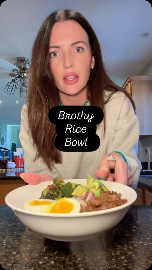 I can’t stop eating these.

@knorr I’m officially out of my flavoring 

#brothyrice #easyrecipe #cookwithme #quickdinner #eatwithme