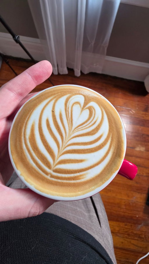 It's not a spell, coffee is just addictive like that 😈🧙‍♀️
.
#latteart