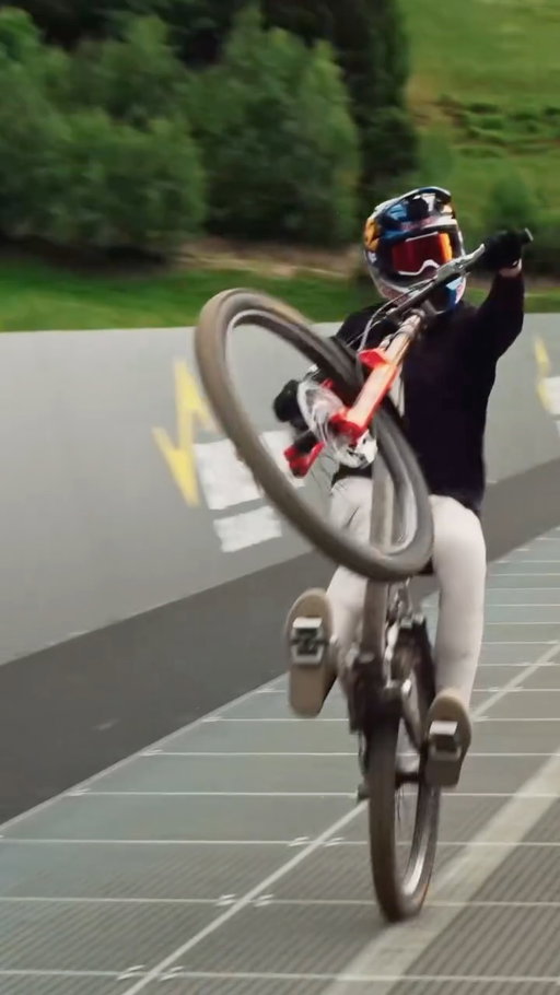 a young legend in the making ❤️‍🔥🥹
What a guy. @Asavermette takes home the overall win at the @uci_mtbworldseries in his first year elite. 😤🤝

#mtb #downhill #mountainbike #bike #bikelife