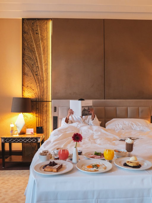 Welcome to @anantarabudapest , a luxury hotel in Budapest to relive a golden glamour era. The hotel is also home of the famed @newyork_cafe_budapest , known as “the most beautiful café in the world”.

I'm staying at their executive suite, an open-plan, separate living room is tastefully furnished with gilded armchairs, ebony figurines, and Murano glass chandeliers. Breakfast served in-suite and dining experience at New York Cafe simply made my stay more memorable.

#anantarabudapest #newyorkcafe #anantara #budapest #hungary