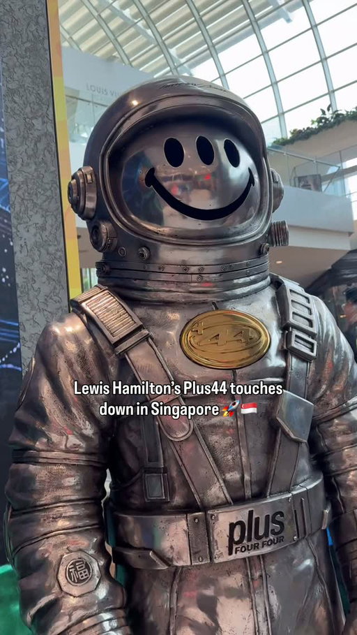 @plus44world has landed in Singapore 🚀🇸🇬

For its Southeast Asia debut, @lewishamilton’s Plus44 links up with Singapore artist @jahan_ for “Marina Spaceport.”

Space suits, alien landscapes and Jahan’s signature sci-fi world make their way across the collection, with the whole thing touching down at @marinabaysands just in time for race week.

The pop-up is now open at The Shoppes at Marina Bay Sands through October 11.
Video: AJ Sacil/Hypebeast