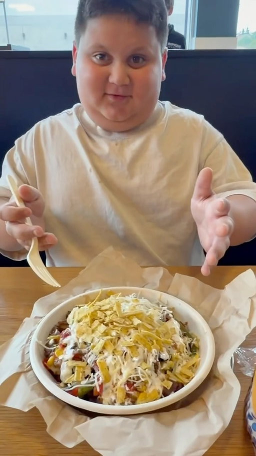 #QDOBAPartner QDOBA is Rizz Approved!! Text NACHO to 73622 to get a text on how to get $5 off $15 at QDOBA thru 10/18. T&C apply. @qdoba