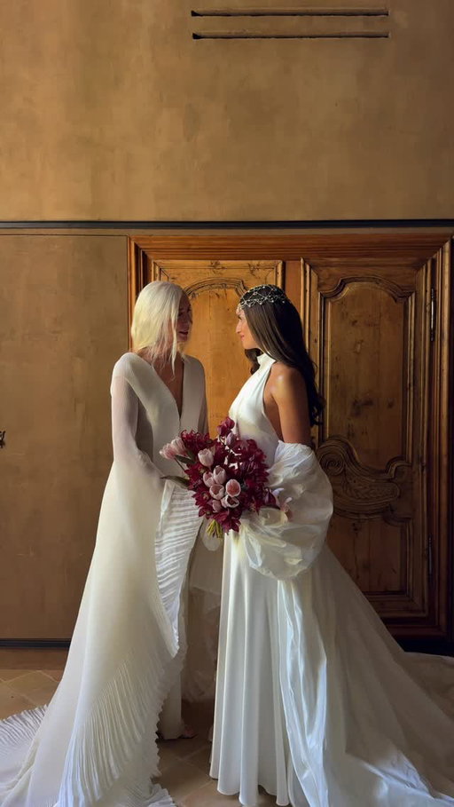 Had my soulmate wear white with me @trudy.crane 

My dream dress by @alexandragrecco
My mom’s dress is from @spinabride 

Location @mas.de.chabran
Wedding planners @morettievents
Flowers @biancospinoflowers
Photography @mattgodkinweddings
Videography @sommarfilms
Content creation @silvi_lubilubi
Hair and makeup @weddingsbyalejandra

#motherdaughter #wedding