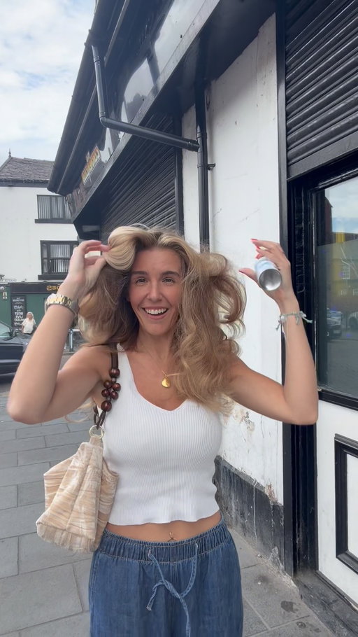 Officially now a dry shampoo fan 🤍

@batiste_hair Sensitive Scalp refreshes my hair without irritation & my hair feels so lightweight!

#ad #Batiste #SensitiveScalp #DryShampoo #HairCare