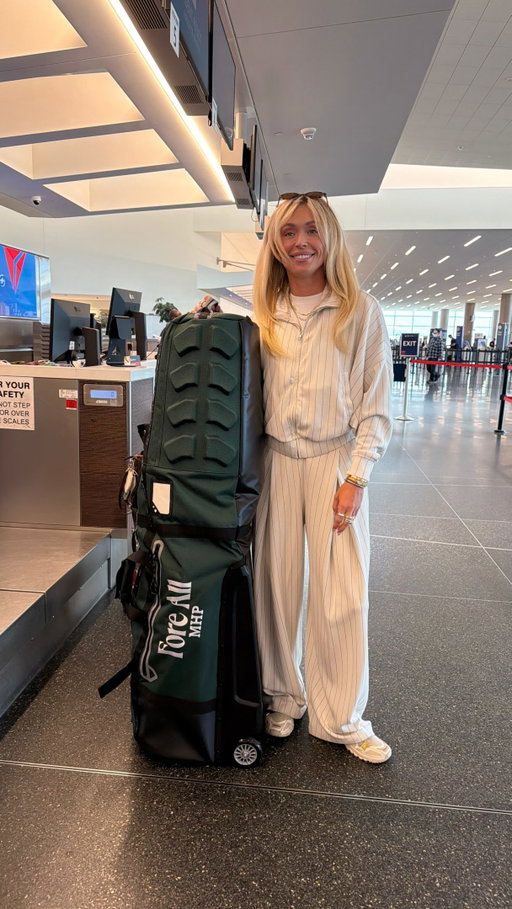 Sun Mountain Sports is for the girls because why would I waste all that extra packing space??
Golf clubs + shoes + approximately everything else I can fit in there. The new ClubGlider 3 is SUCH an upgrade and officially the only way I’m traveling with my clubs. More room, easier to maneuver, zero dragging my bag through the airport. She does it all.

@sunmountainsports you get me 🤝