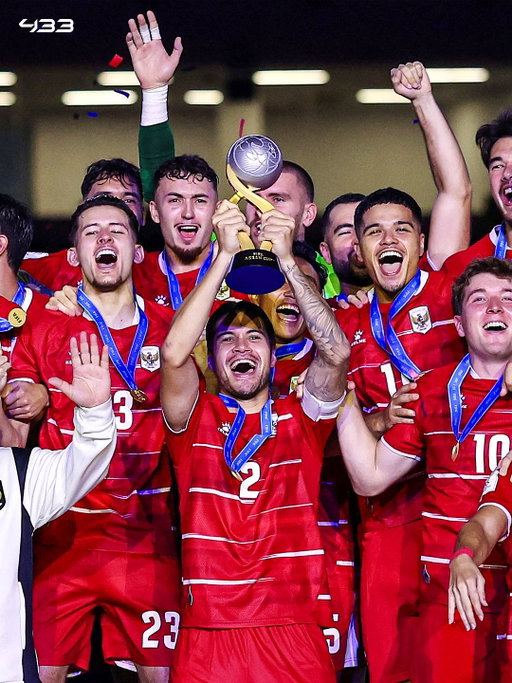 𝐈𝐍𝐃𝐎𝐍𝐄𝐒𝐈𝐀 🟰 𝐇𝐈𝐒𝐓𝐎𝐑𝐘 𝐌𝐀𝐊𝐄𝐑𝐒 🇮🇩🏆

They've waited such a long time for a trophy... 1991 was their last official trophy.

Now they've done it again, making their whole country proud by winning the first-ever FIFA ASEAN Cup. 🏆

What a moment for them and their whole country. 🥹🫶
