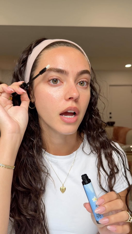 My eyes are SO picky, so I love how simple this little nighttime step feels. I’ve been loving the @skyorganics.us Organic Castor Lash & Brow Serum and actually seeing a difference in my lashes and brows, with zero irritation ✨ #skyorganicspartner