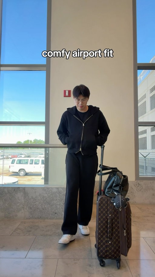 Why do people act like you have to choose between a good fit and being comfortable at the airport? 😂 

If I’m about to be sitting on a plane for hours, I’m wearing something I can actually relax in without sacrificing the fit.
.
.
.
what to wear at the airport, male fashion creator, men’s airport outfit ideas, what to wear on a flight, comfortable travel outfit, airport fit check, male content creator
.
.
.
#MensTravelStyle #dressingfortheairport #airportfitcheck 
#ootd #malecontentcreator