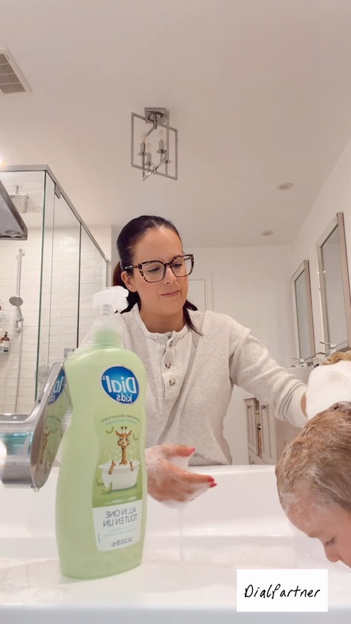 #PUB Une routine simple, fraîche et efficace pour toute la famille 🤍

Avec les journées bien remplies qui passent si vite, j’aime avoir des produits pratiques à la maison, et Dial fait maintenant partie de notre routine quotidienne. Une sensation de propreté et de fraîcheur qu’on aime retrouver jour après jour. ✨

Retrouvez les produits Dial chez Walmart, en magasin et en ligne.

@dial 
#DialCanada #CleanYouCanFeelGoodAbout #WalmartCanada #RoutineFamiliale