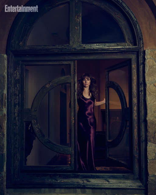 Killer looks. 🤭

Linda Cardellini slays EW’s digital cover shoot for ‘Crystal Lake.’

📷: @brianbowensmith
