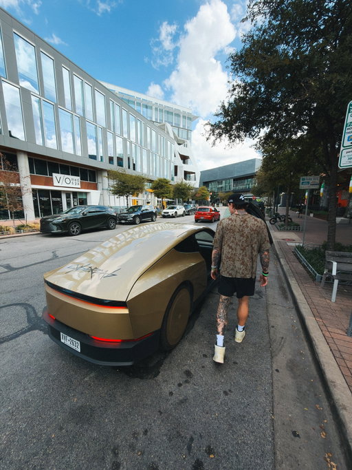 Just another day in the life 📲

Entire DITL iPhone 18 Pro Max vlog / review live on the channel 👆

#shotoniphone #iphone #iphone18pro #apple #iphone18promax