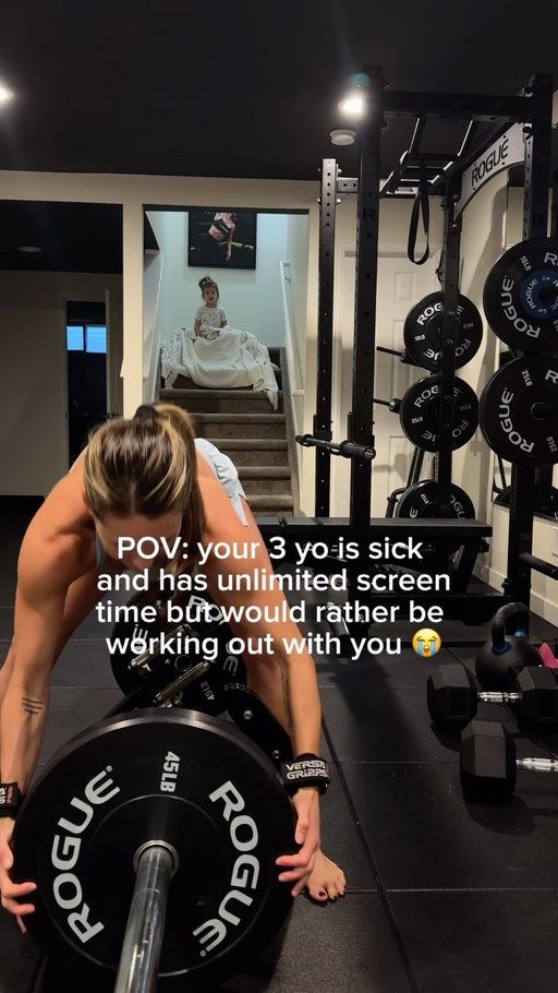 As much as we get wrapped up in the details of training and working and life-ing as parents, we can’t forget what’s actually important 💪🏻🤍

#fitmom #kettlebellworkout #workoutsforwomen #marathonmom #momswhorun