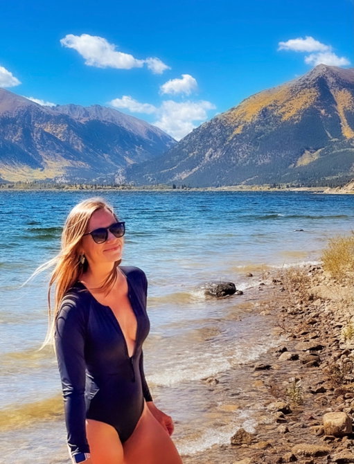 Looks like fall, still feels like summer. 🍂☀️

These last warm days are some of my favorites. Like sun shining during rain — it’s a beautiful overlap.

A soft transition. And that’s just what I needed today.

Is it starting to feel like fall where you are?