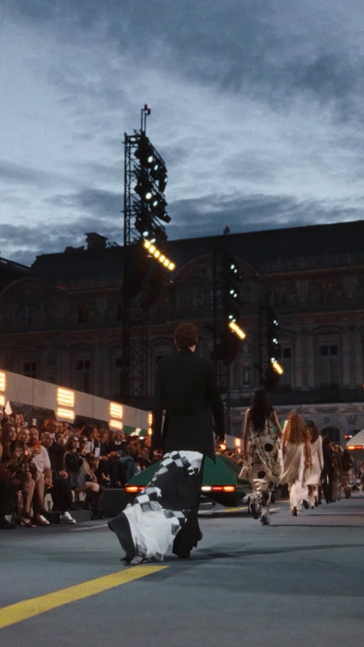 Spring-Summer 2027 Show. Ergonomic design informs @nicolasghesquiere‘s collection, uniting ultralight fabrics and fluid constructions in an intuitive harmony between clothing, body and action. Watch the full show via link in bio.

#LVSS27 #NicolasGhesquiere #LouisVuitton