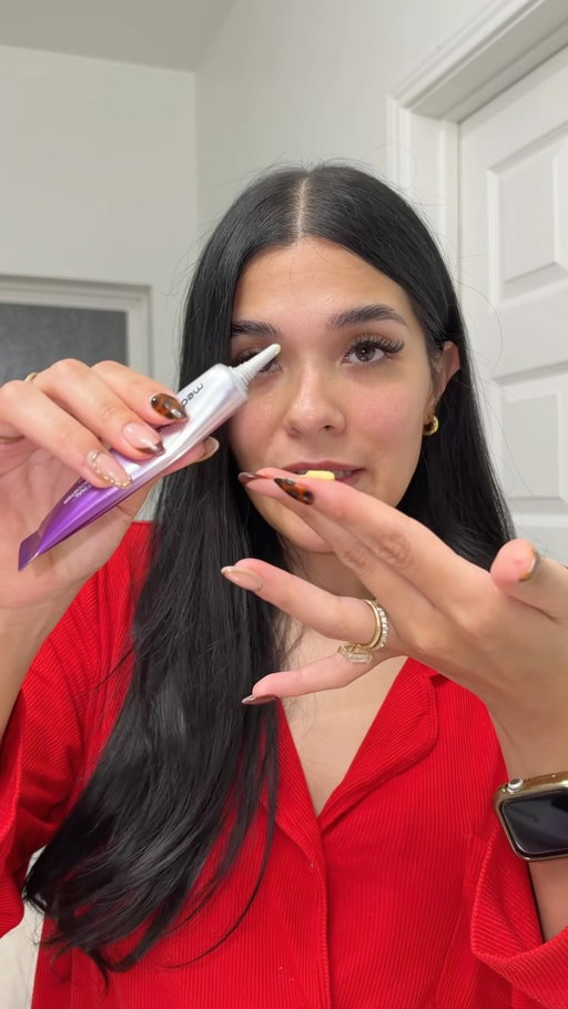 Although it’s very normal to have stretch marks after babies especially 4, I still try to treat them at home!
#medicube #skincare #retinal #volumebooster #antiaging 

@medicube_global_official