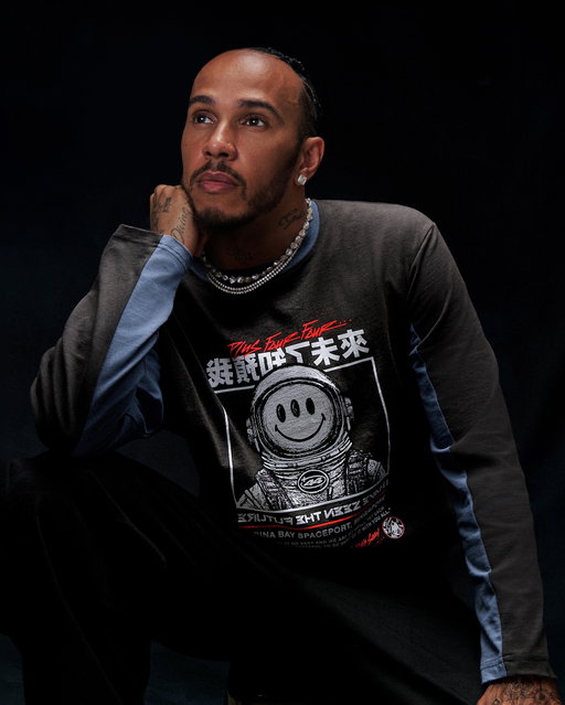 More than a moment. A meeting of worlds.

Enter the creative universe of Lewis Hamilton at Marina Bay Sands, from the Singapore-exclusive launch of Plus44 to the debut of the Almave Circuit Singapore Edition.