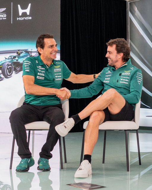 Showing up in Singapore 😊

We welcomed two times Formula 1 World Champion Fernando Alonso and Aston Martin Aramco Driver Ambassador Pedro de la Rosa to a special fan event ahead of the Singapore Grand Prix.

Thank you to everyone who joined us and made the event so memorable. 🙏

#F1 #SingaporeGP #HondaSingapore