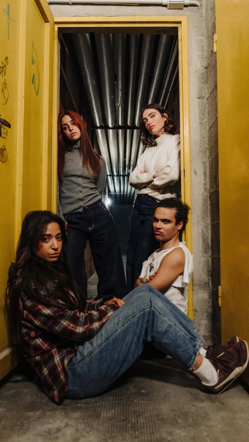 Un uomo con personalità multiple, 3 ragazze, 1 rapimento. 
Una delle scene più spaventose del film SPLIT, ricreata da noi. 🎬

#Split #TypicalMovieScene #MovieScene #Cinema #Filmamericani