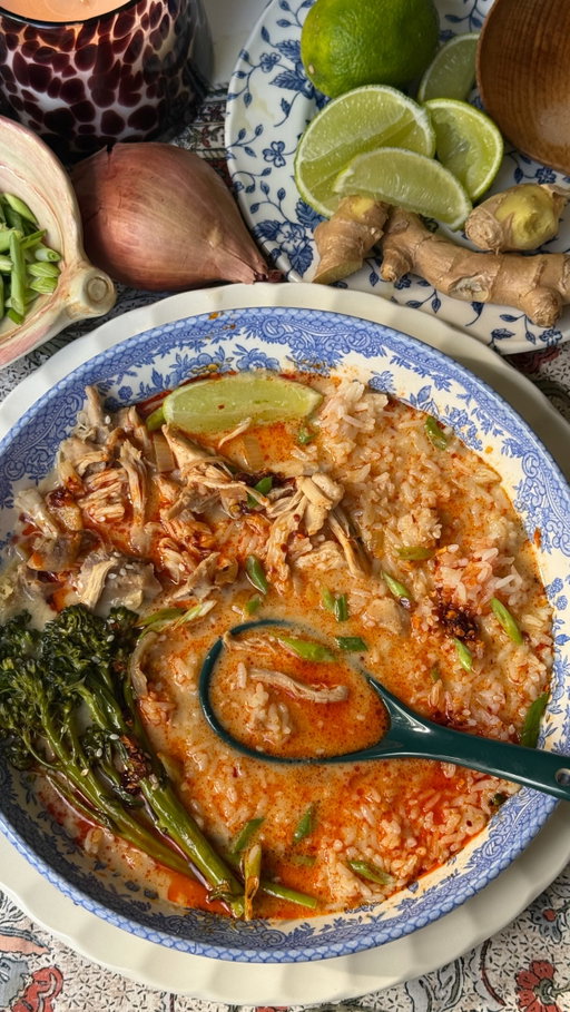 Honey Ginger Chicken Brothy Rice Bowls the kind of easy, cozy weeknight dinner I want on repeat all fall. Made entirely in my @bellakitchen MULTI using the sear + slow cook functions — one appliance, endless possibilities. #bellapartner

1½–2 lbs boneless skinless chicken thighs
¾ tsp kosher salt
½ tsp black pepper
½ tsp garlic powder
¼ tsp ground ginger
1 tbsp olive oil
1 shallot, thinly sliced
6 cloves garlic, minced
1 tbsp fresh ginger, grated
4 cups chicken broth
¼ cup soy sauce
¼ cup honey
1 tbsp rice vinegar
1 tsp toasted sesame oil
½ can full-fat coconut milk
1 bunch broccolini
Cooked jasmine riceFor serving: scallions, sesame seeds, chili crisp + lime

Season chicken with salt, pepper, garlic powder + ground ginger. Set the bella MULTI to sear at 380 F for 10 minutes and add oil and sear chicken thighs for 3–4 minutes per side until golden. Remove and set aside. 

Add shallot, garlic + fresh ginger and cook until fragrant. Pour in the chicken broth, soy sauce, honey, rice vinegar + sesame oil, scraping up all those browned bits from the bottom.

Return the chicken to the pot, switch the MULTI to slow cook and cook until the chicken is super tender and easily shreds. Remove the chicken, shred into large pieces and return it to the broth.

Stir in ½ can coconut milk, then add the broccolini and cook just until tender and bright green. Taste and adjust with more soy, honey or lime as needed.

Serve over jasmine rice with plenty of that creamy honey ginger broth and finish with scallions, sesame seeds, chili crisp + a big squeeze of lime.

#bellapartner #HoneyGingerChicken #BrothyRiceBowl #weeknightdinner