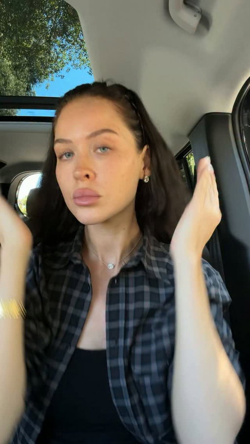 my tip… always keep a mini beauty bag in the car! Using the @neutrogenaukire Collagen Bank range available on @amazonuk 🍨@amazoninfluencerprogram ad