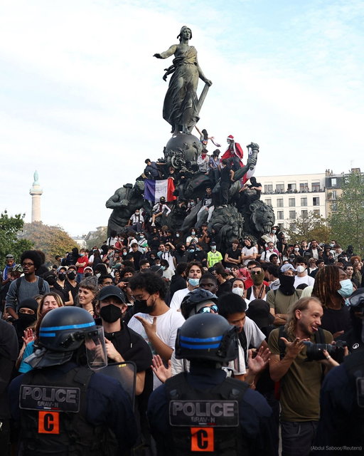 Student protests are still sweeping across France, morphing into a display of broader discontent as the government strains to control its finances, months before a critical presidential election.

Thousands of people have been detained and classes were canceled for the rest of this week. The movement first spiraled out of a demonstration in late September in support of striking teachers at a school in the Paris suburb of Créteil, spreading through neglected, working-class suburbs of the French capital.

Protests have since expanded to many public high schools across the country. They have now grown with the backing of French unions including transport workers and farmers disgruntled by cuts to public spending and some of Macron’s policies.

“We need to listen to them,” said Léa Monimart, an adult demonstrator in the northern city of Lille. “They are 17 years old; they are not completely clueless, and they know what they are talking about. It’s important to show that there are adults who support them.”

Read more by tapping the link in our bio.