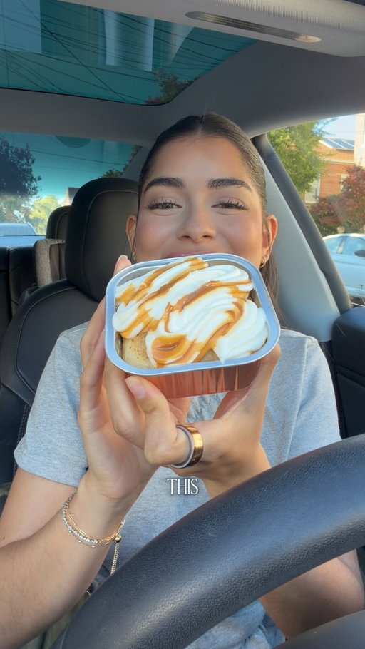 You can’t say tres leches without me showing up 😭🧞🍰 @glitzbyomy 🩷 #thebronx #bronxfoodie #tresleche #treslechesnyc #nycdessert