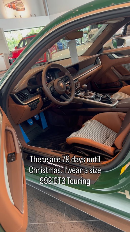 We know it’s a bit early, but can you blame us…? 👀 

#porsche #porschemoment #992gt3touring #cars #porsche911gt3touring