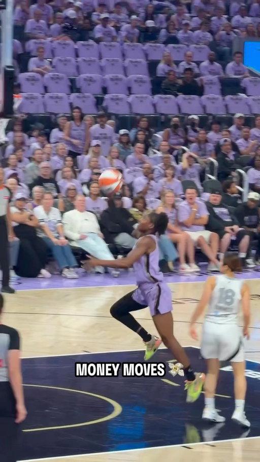 Step through Kaila 🤩

Charles works the paint with her clean footwork and gets the lay!

LVA-GSV | NBCSN & Peacock | 2026 WNBA Playoffs presented by @googlepixel