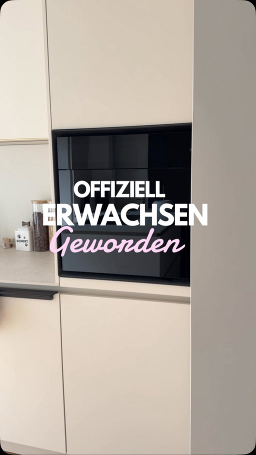 Wer hätte gedacht, dass ein Backofen so viel mehr kann als nur backen? 🤍

Unser X BO von BORA vereint Dampfgarer und Backofen in einem Gerät und ist aus unserer Küche mittlerweile nicht mehr wegzudenken.

urch die Kombination aus Dampf und Heißluft wird alles super gleichmäßig gegart, sogar auf drei Ebenen gleichzeitig.

Was ich außerdem richtig praktisch finde ist die intuitive Bedienung und das automatische Reinigungsprogramm, das einem im Alltag einiges an Arbeit abnimmt.🤩

Für mich definitiv eines der Highlights unserer Küchenplanung! ✨

*unbezahlte Werbung 
#bora #boraexperience #küchenplanung #kücheninspiration #backoven 

BORA 
KÜCHEN INSPIRATION
KÜCHE DESIGN