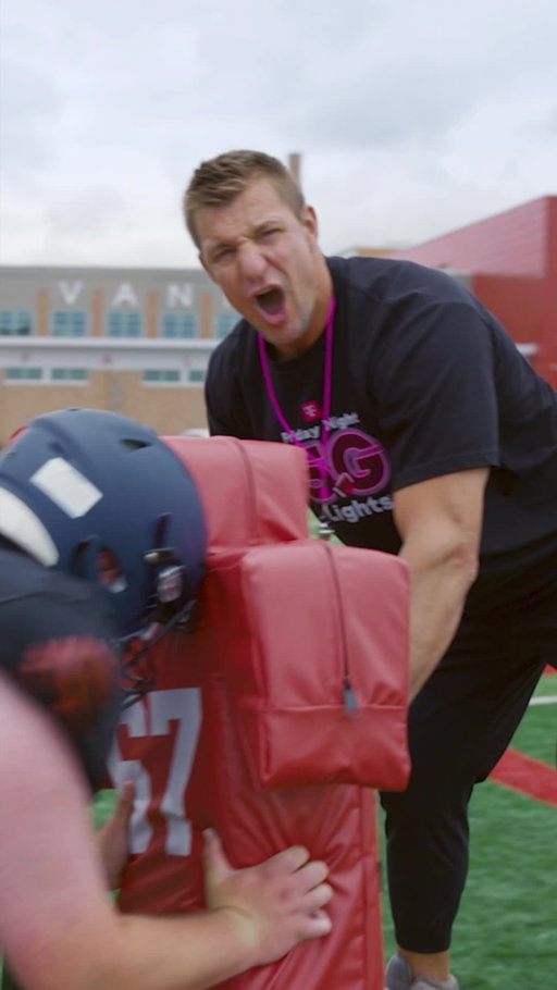 @gronk says it’s go time. Vote daily in the T-Life app or at FridayNight5GLights.com for Friday Night 5G Lights