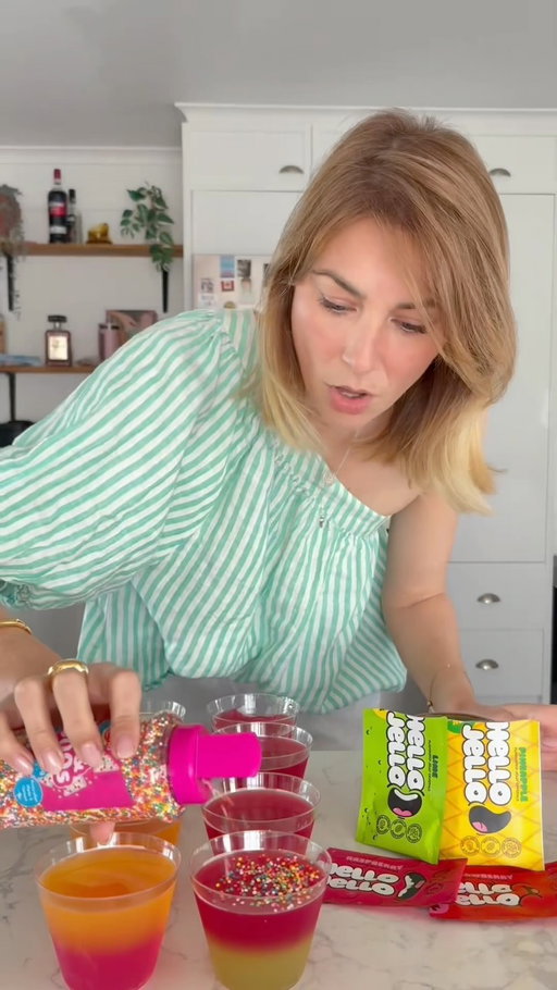 Episode 2 of last minute kid’s party catering: @hellojello_co Jello cups! No nasties and only 1 g of sugar so the other mothers will thank you! 🎈 🥳 Available in @colessupermarkets #AD