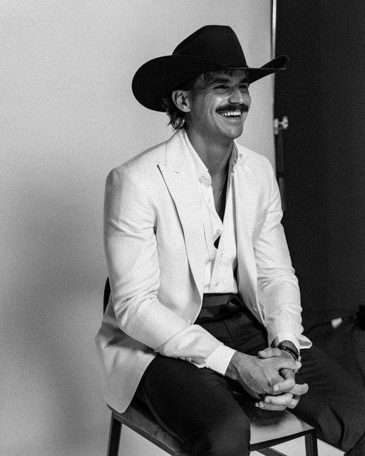 Welcome to my dump

Yes. Yes. And yes.

Sista got hitched

Hootin and hollerin

I mustache you a question

Pauly and the pirates

No ragrets

Dirty Dan

This baby threw up on me

Windy City

Lil piggy

Me n whiskey takin a nap

I can’t come up with another caption