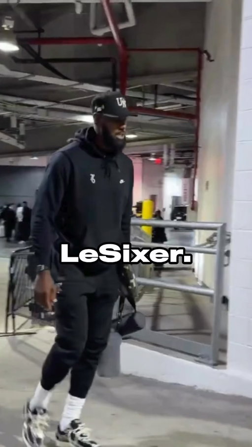 LeBron James pulling up for his Philly preseason debut 👀

(via @nba)