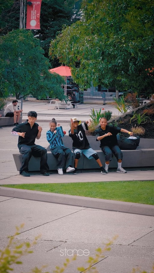 The Olympic breaking gold medalist with the kids 🥇 @philkwizard @matamiyu @bgirl_ace @fierce_nvw 

Phil Wizard, Miyu, Ace, and Fierce toprock to Jimmy Castor 🎷 @jimmycastor.bunch It’s Just Begun

🎞️ @daniel.stance 
📍 @joat.festival