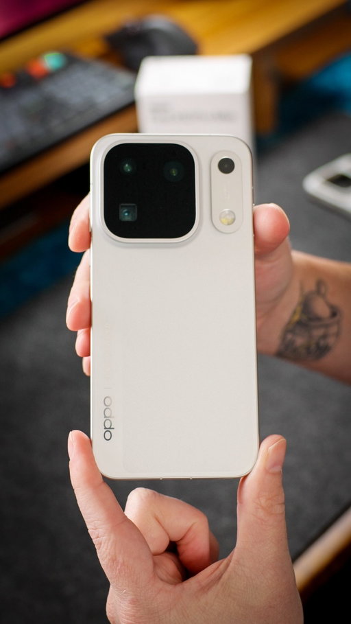Oppo Find X10 Pro Max unboxing, a first look at the design of Oppo’s new flagship phone straight out of the box.

Apple played it safe with the iPhone 18 Pro. The Galaxy S26 Ultra and Pixel 11 Pro XL each have a look you can spot across a room. So where does the Find X10 Pro Max land?

Which flagship design gets your pick right now: iPhone 18 Pro Max, Galaxy S26 Ultra, or Find X10 Pro Max?