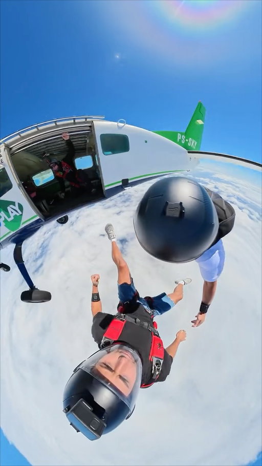 made it to heaven ☁️ 

Follow @phillip3s for more travel/lifestyle skydiving content

First jump back in a while in my fav place w/ @iisaacbass 🇧🇷

#travel #adventure #aesthetic #skydiving