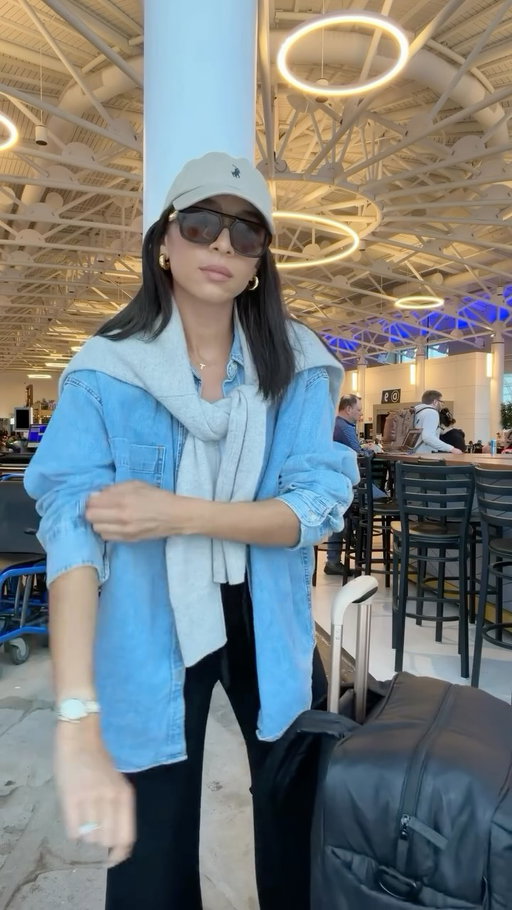 Airport Outfit ✈️ A long travel day always calls for an outfit that’s comfy yet chic! Whenever I’m running low on luggage space I wear my workout shoes on the flight 👀 It’s one of my favorite packing hacks! Comment “TRAVEL OUTFIT” and I’II DM you the links and sizing for my go-to airport outfit