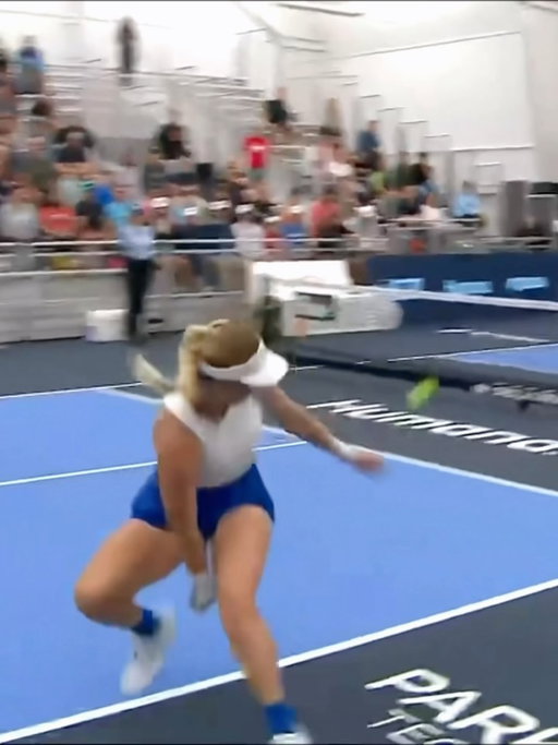 ALW pulls off a picture perfect tweener 🙌 @anna.leigh.waters #sctop10
