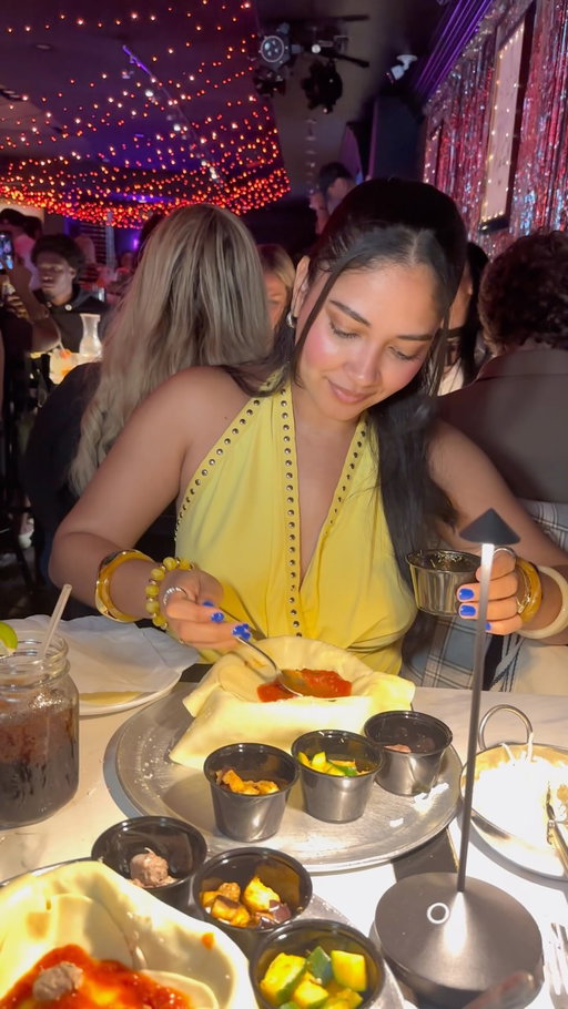 Send this to someone who should go with you! All details in the video 🫶🏼 @adorolei 
•
•
#funthingstodonyc #nycfun #nycactivity #nycdatenight #nycbday