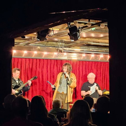 Good times tonight with the legends, thanks @emophilips and @fconniff! #emophilia photo by @philkolascomedy