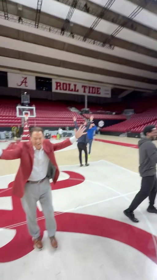 BREAKING: @kirkherbstreit JUST DECIDED IT’S GONNA BE THE GREATEST SHOW OF ALL TIME IN COLEMAN COLISEUM TOMORROW

Coach Saban, @stanfordsteve82, @recedavis, @desmondhoward, Peter, & the entire @CollegeGameDay crew would love for you to come celebrate ball with us

🗣 8AM LOCAL START

5:30AM doors open