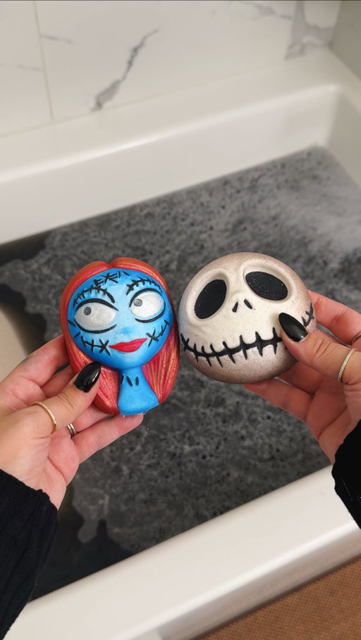 Run a Nightmare Before Christmas themed bath with me 💀🛁🪦🖤💜
One of my favorite movies!

#selfcare #asmr #aesthetic #amazonfinds satisfying 
amazon must haves, halloween, spooky vibes, asmr sounds, bath time, cozy, relaxing, trendy reels