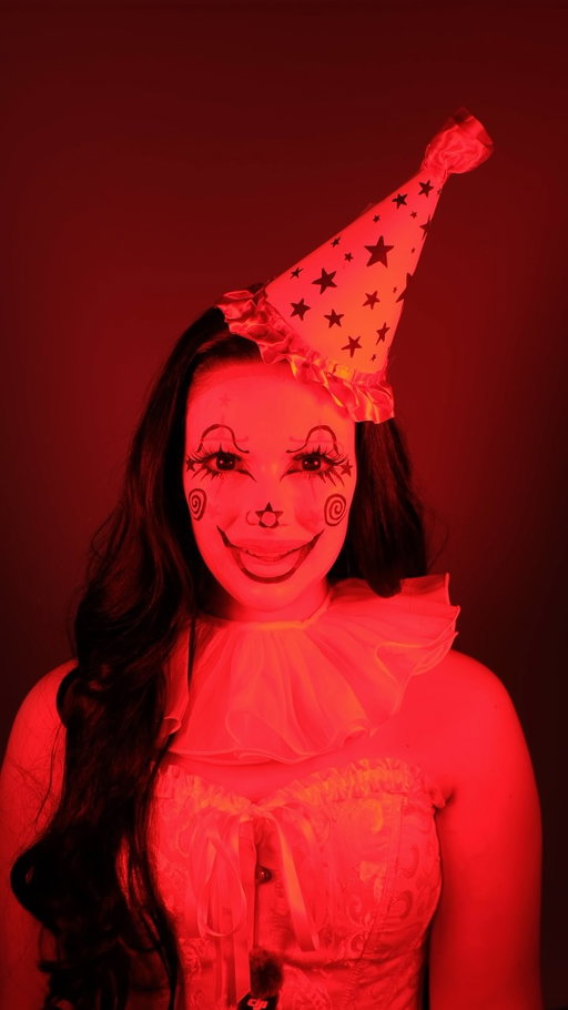 TW: ⚠️ FLASH! 🤡 This was such a fun look to do!! I had this colour changing makeup idea saved for months since I saw it go viral on TikTok - it was perfect for #SophieHannahween! What do you think? It turned out pretty cool! 

Ib: @glambyabbyrose vib: @thefauxchanel @caykeface 

products: 
@kryolanofficial supracolor grease paint + setting powder 
@mehronmakeup paint palette 
@painted.co artistry palette 

#clownmakeup #halloweenmakeup #halloweencostume 
Clown makeup | Halloween makeup | colour changing makeup