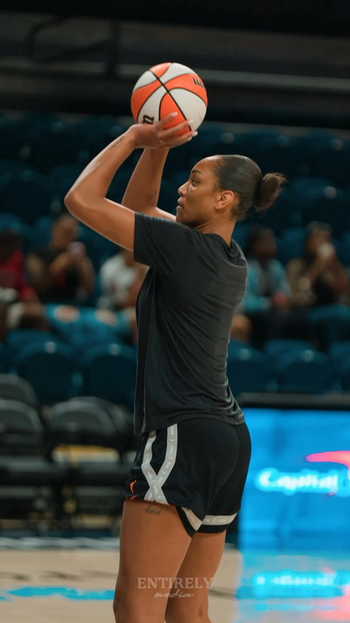 “Yeah… that’s my wife getting the 5th MVP” 🥹

Congrats @aja22wilson on your success and your latest MVP 🐐

#ajawilson #wnba #basketball #lasvegasaces #womensbasketball 

SHOT BY: @darioooon x @entirelymedia